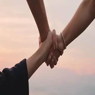 couple holding hands aesthetic