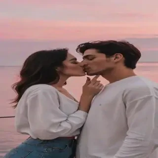 kissing aesthetic