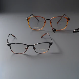 broken glasses png