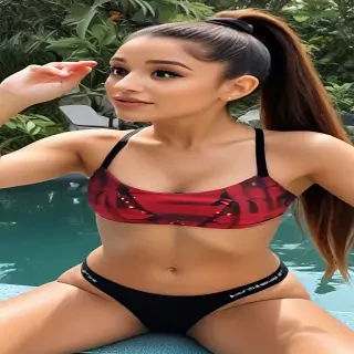 Ariana Grande in bikini