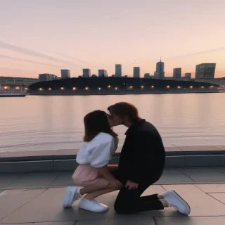 couple kissing aesthetic