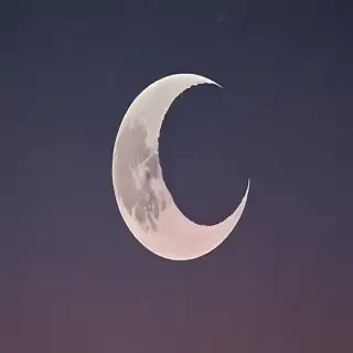 aesthetic crescent moon
