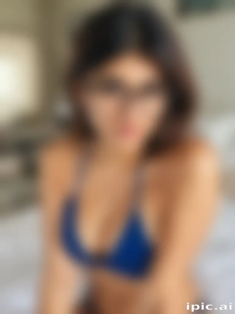 mia khalifa en bikini