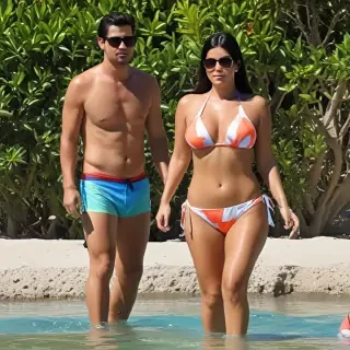 Kourtney Kardashian in bikini