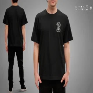 black t-shirt png