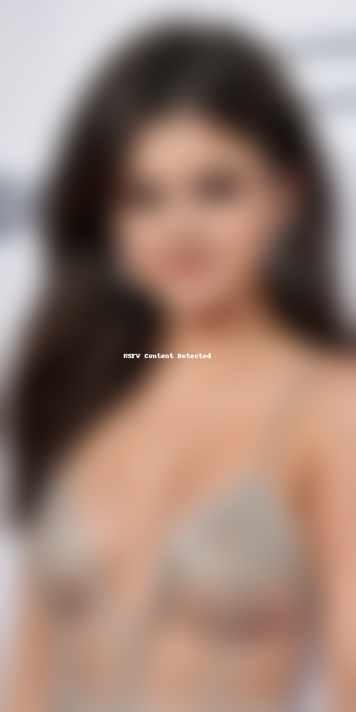 selena gomez face looks different