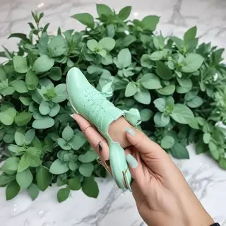 mint green aesthetic