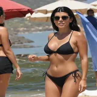 Kourtney Kardashian in bikini