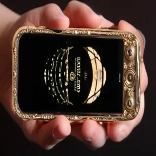 hand holding cell phone