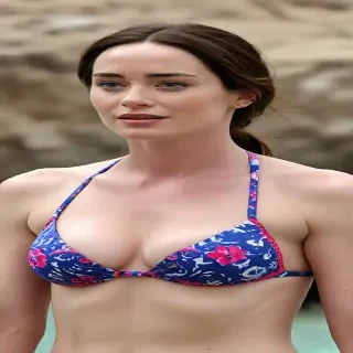 emily blunt bikini