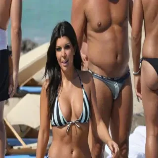 Kourtney Kardashian in bikini