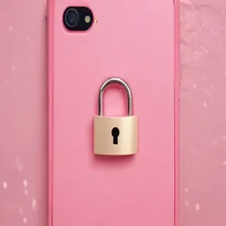 pink lock screen
