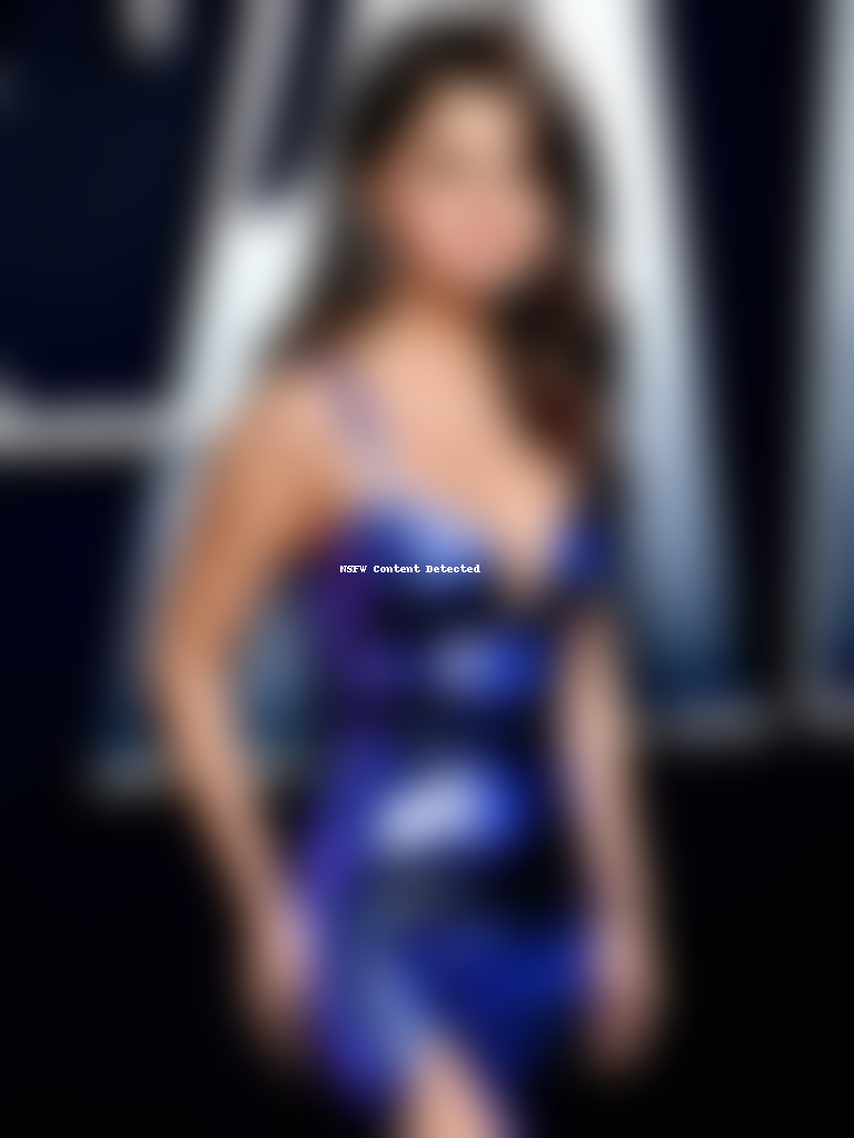 selena gomez hot dress