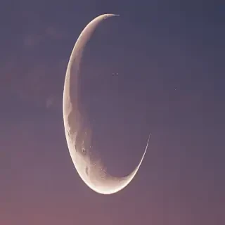aesthetic crescent moon