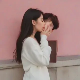 kissing aesthetic