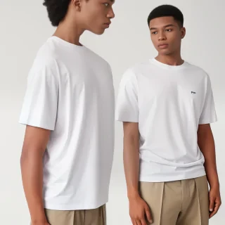 white tee shirt png