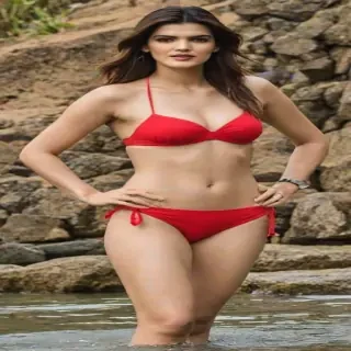kriti sanon in bikini