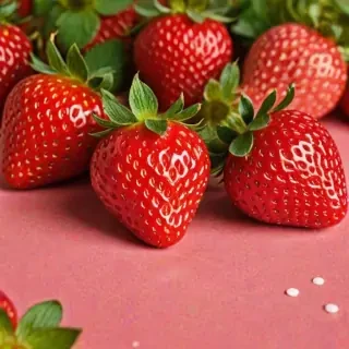 strawberry wallpaper iphone
