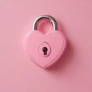 pink lock screen