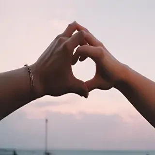 couple holding hands aesthetic