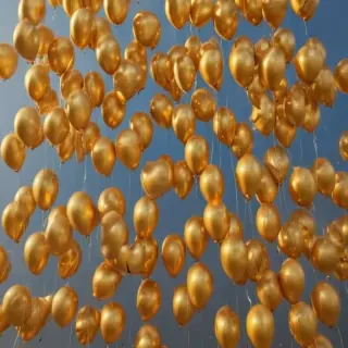 golden balloons