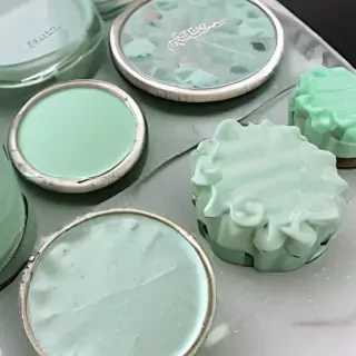 mint green aesthetic