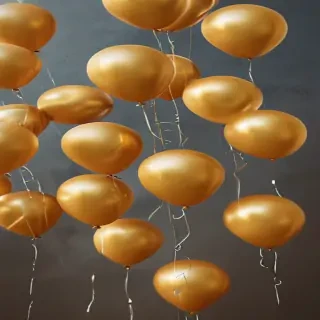 golden balloons