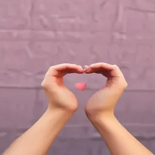 hand heart aesthetic