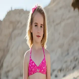 mckenna grace en bikini