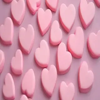 pink hearts aesthetic