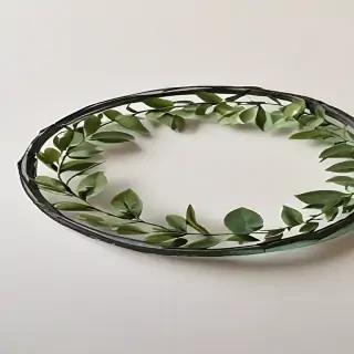 circle with leaves