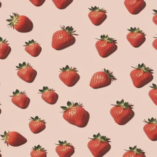 aesthetic strawberry wallpaper