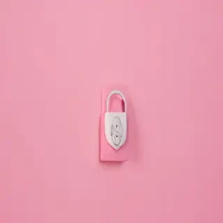 pink lock screen wallpaper