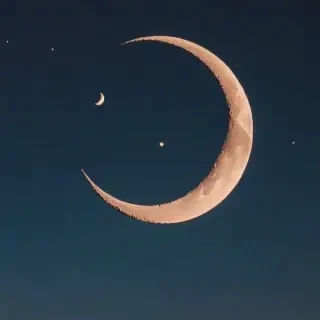 aesthetic crescent moon