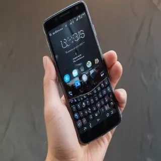 phone with hand