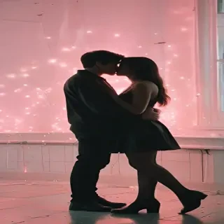 couple kissing aesthetic