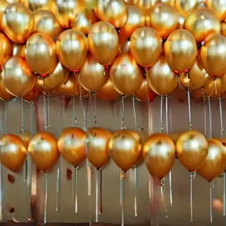 golden balloons