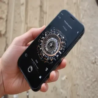 phone with hand