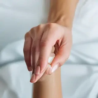 hospital patient hand pic