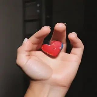 hand heart aesthetic