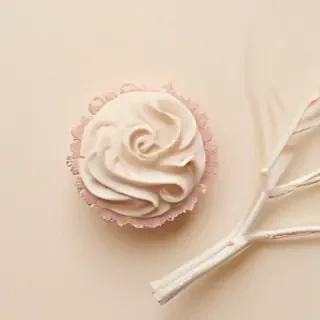 cream aesthetic wallpaper