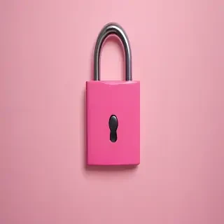 pink lock screen wallpaper