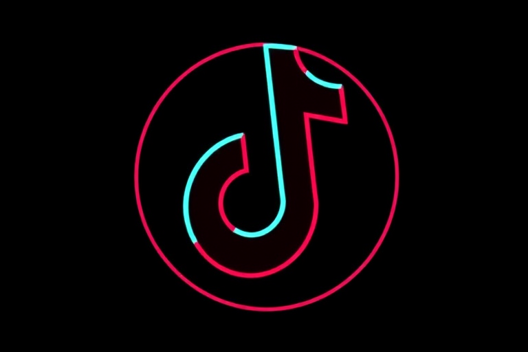 tik tok logo