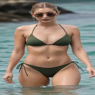 Gigi Hadid in bikini