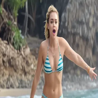 Miley Cyrus in bikini