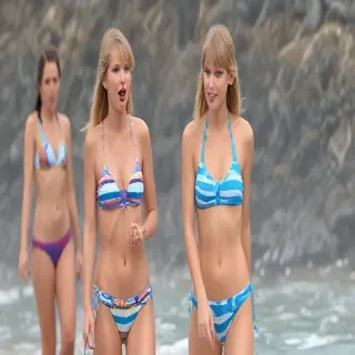 Taylor Swift in bikini
