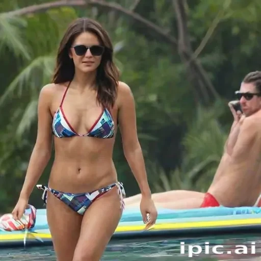 Nina Dobrev in bikini
