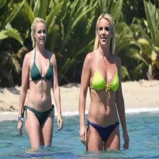 Britney Spears in bikini