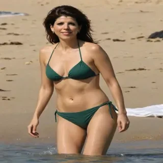 marisa tomei bikini