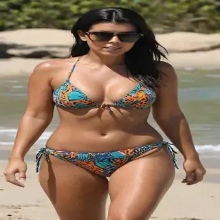 Kourtney Kardashian in bikini